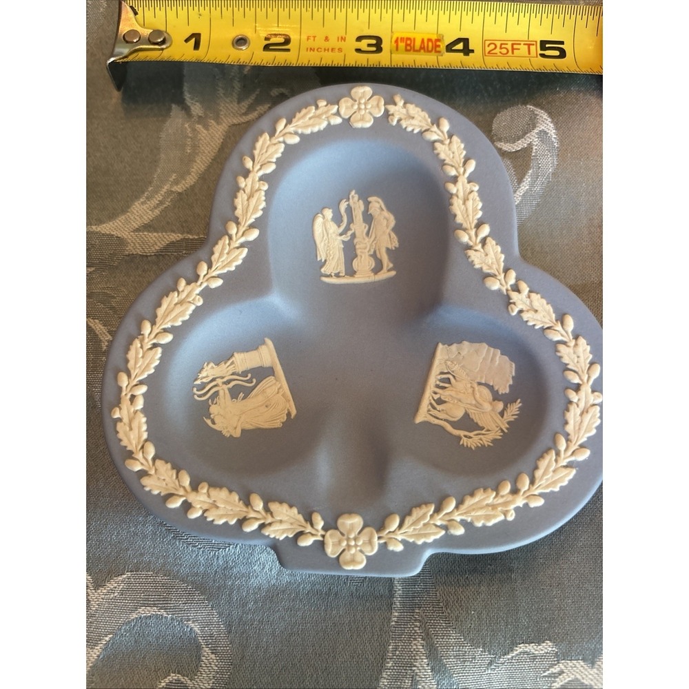 Wedgwood Jasperware Light Blue 3 Section Relish Candy Dish White Relief England - Picture 8 of 8